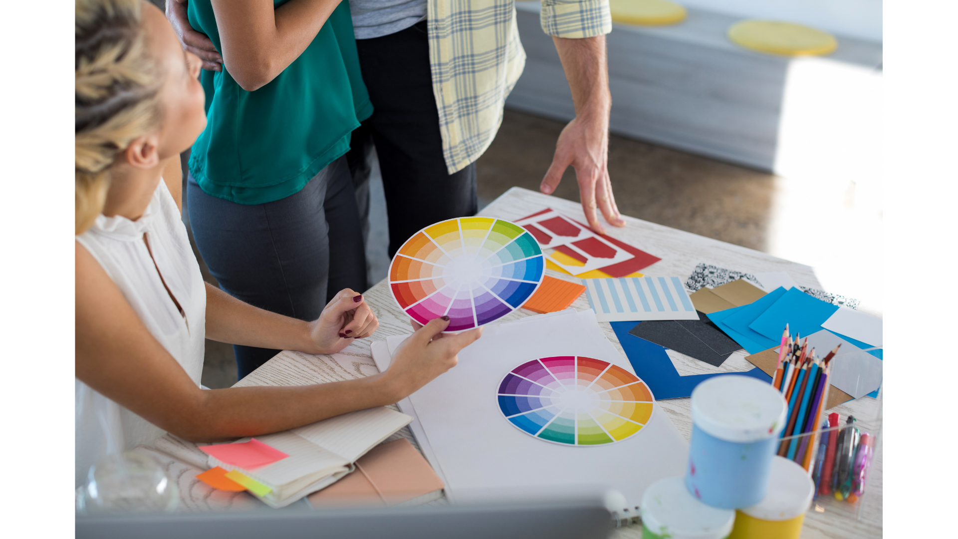 Yönetici Masa Takımı Renk Seçii Neleri Etkiler?